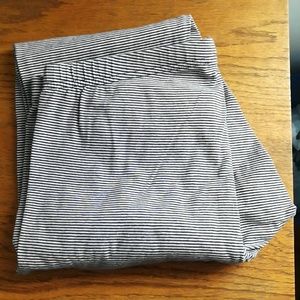 Old Navy Women's Blue & White Striped Leggings